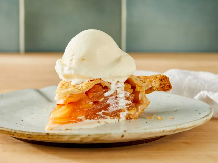 Easy Apple Pie Recipe (You Shouldn’t Miss This At Thanksgiving)