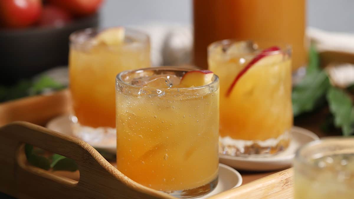 Simple And Special Apple Cider Punch Recipe !