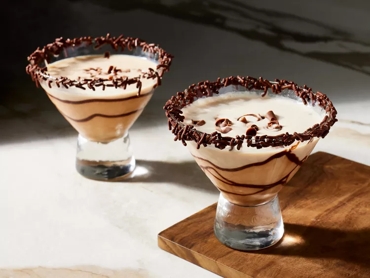 Chocolate Martini Recipe (Just 5 Minutes Away)
