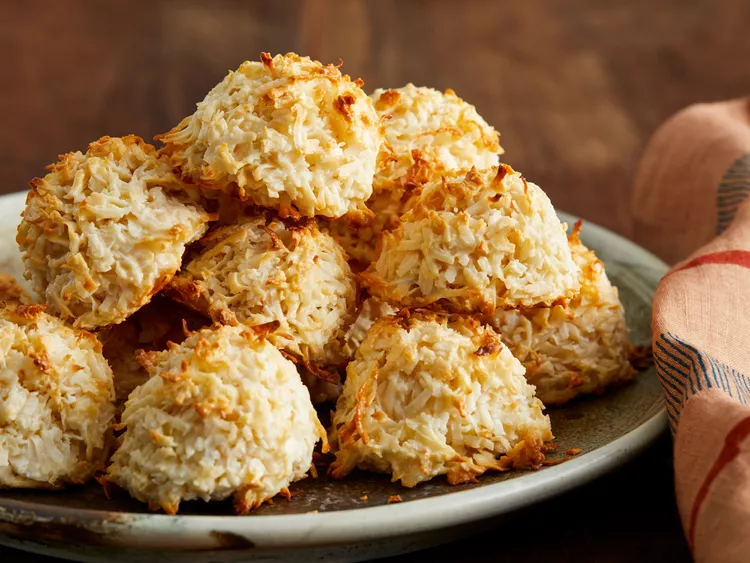 Coconut Macaroons Recipe: Crispy And Chewy!
