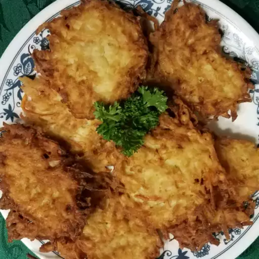 Crispy Potato Latkes Recipe (Mom’s Potato Latkes)