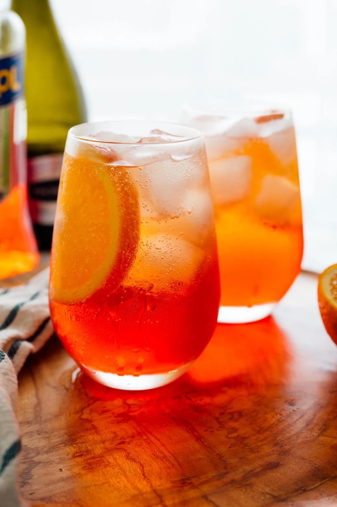 Classic Aperol Spritz Recipe (Quick And Easy)