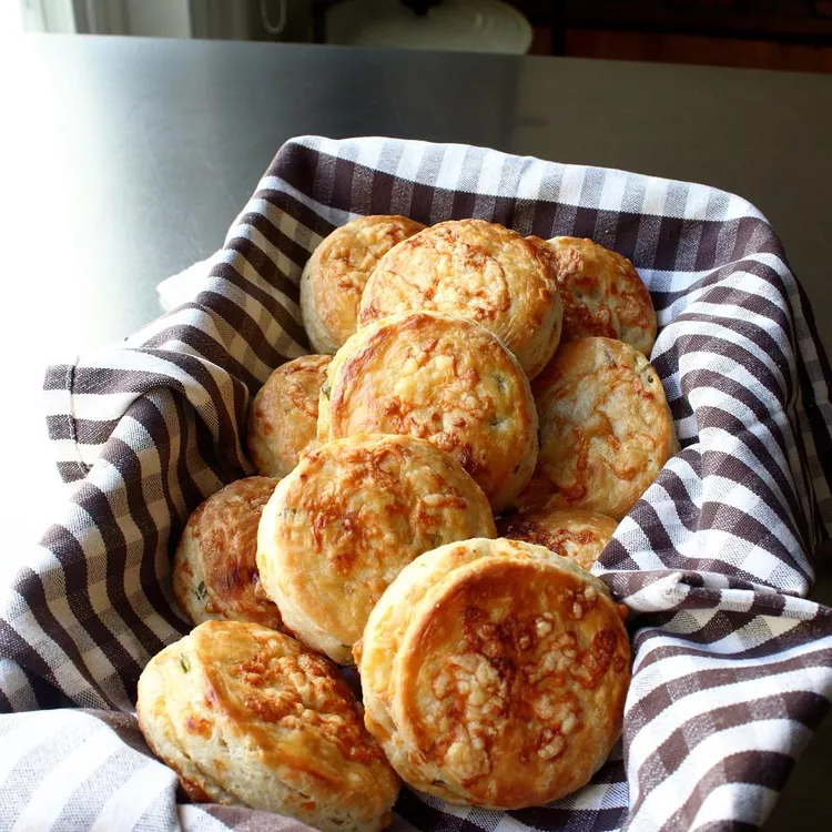 Irish Cheddar Spring Onion Biscuits Recipe