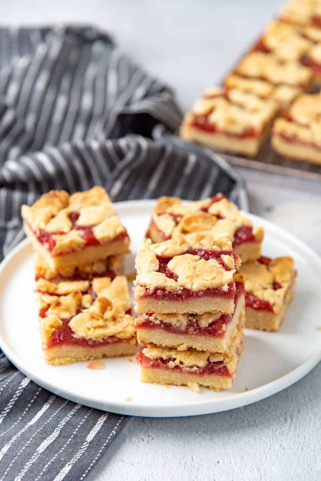 Rhubarb Strawberry Bars Recipe